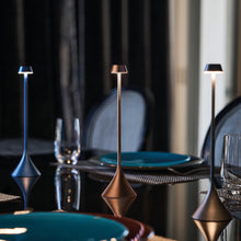 Lade das Bild in den Galerie-Viewer, LED Tischlampe