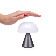 Lade das Bild in den Galerie-Viewer, Mina M LED Lampe