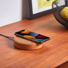 Lade das Bild in den Galerie-Viewer, Oslo Energy+ Ladestation & Bluetooth Lautsprecher