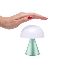 Lade das Bild in den Galerie-Viewer, Mina M LED Lampe