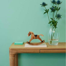 Lade das Bild in den Galerie-Viewer, Das Schaukelpferd