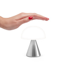 Lade das Bild in den Galerie-Viewer, Mina M LED Lampe