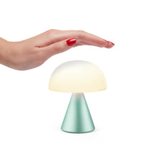 Lade das Bild in den Galerie-Viewer, Mina M LED Lampe