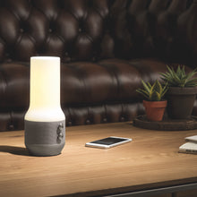 Lade das Bild in den Galerie-Viewer, LED Lampe mit eingebauten Sound