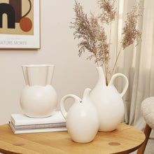 Lade das Bild in den Galerie-Viewer, Vase, geschwungene Oberseite
