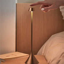 Lade das Bild in den Galerie-Viewer, LED Tischlampe
