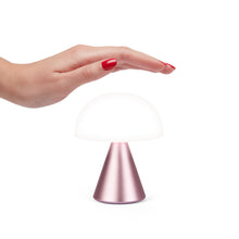 Lade das Bild in den Galerie-Viewer, Mina M LED Lampe
