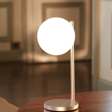 Lade das Bild in den Galerie-Viewer, LED Lampe

