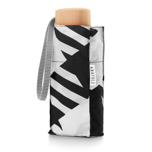 Lade das Bild in den Galerie-Viewer, ANATOLE folding umbrella - Smith - black oversize gingham
