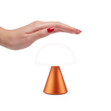 Lade das Bild in den Galerie-Viewer, Mina M LED Lampe
