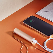 Lade das Bild in den Galerie-Viewer, Fine Tube Power Bank 2
